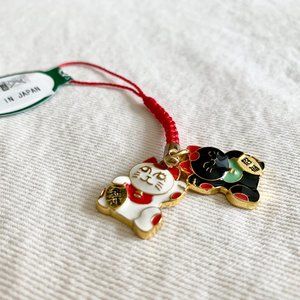 Maneki Neko Japanese Lucky Cat Keychain FREE GIFT